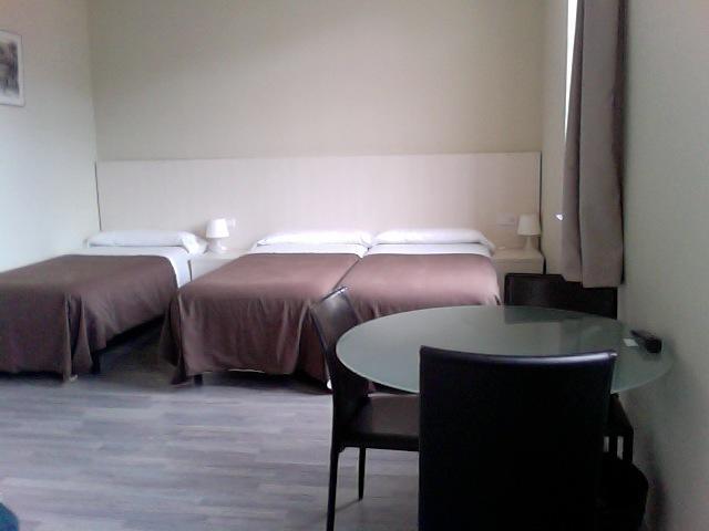Hotel Estacio Del Nord Vic Camera foto